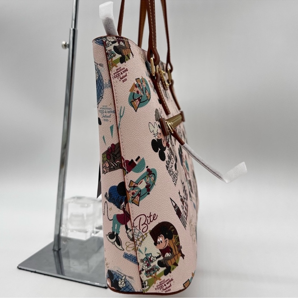 Mickey and Minnie Mouse Dooney & Bourke Tote Bag - Picture 4 of 12